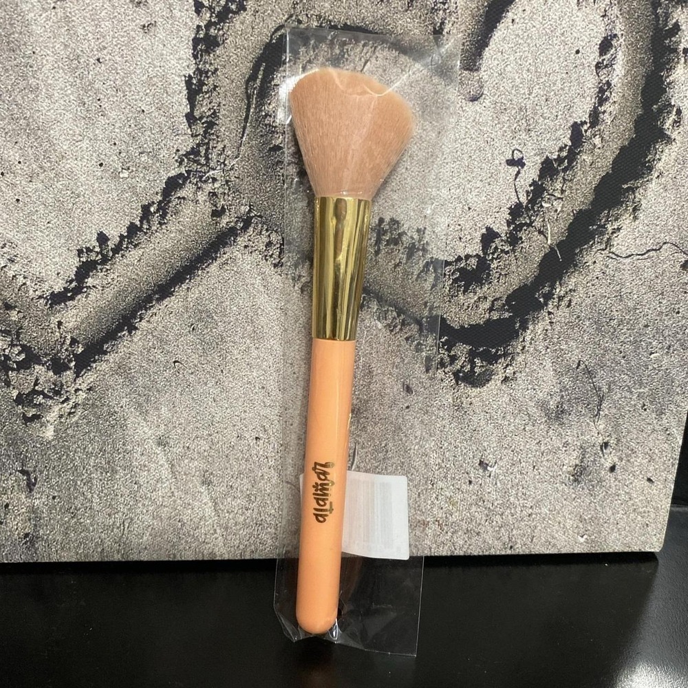 Alamar Full Size Coral / Orangey Cheek Perfecting Blush Brush NEW In Packaging